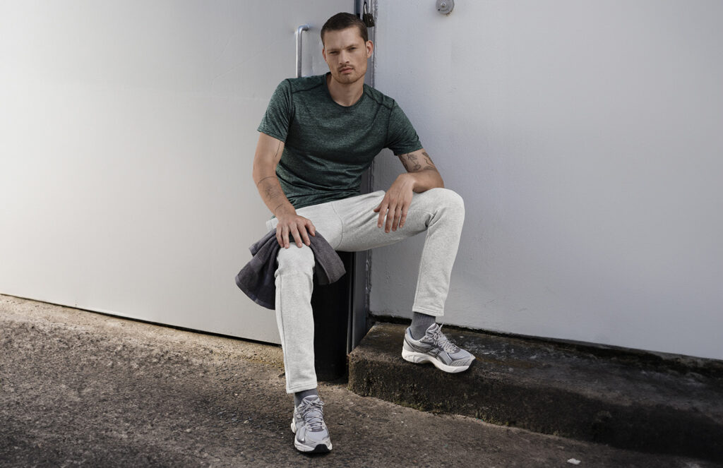 Hoodies & Sweatshirts